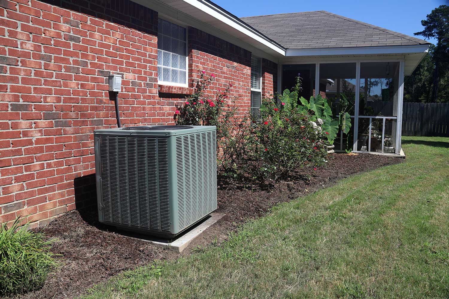 Using a heat pump to entirely switch from heating to cooling